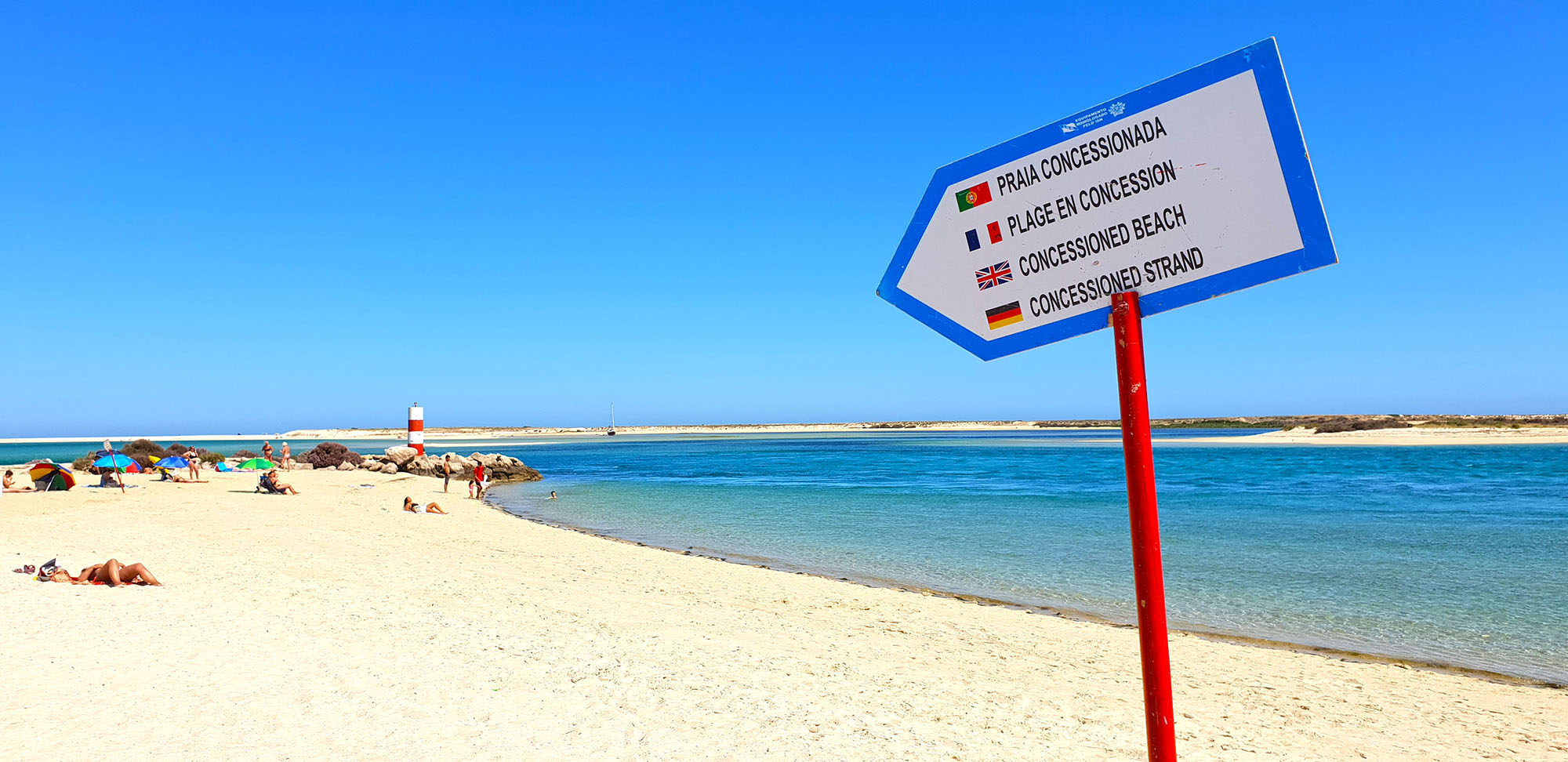 Praia da Ilha da Armona com farol, Algarve